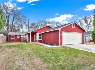 42 N Greenleaf St, Nampa, ID 83651