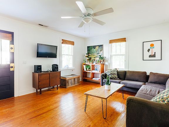 3rd image of 221 Peachtree St