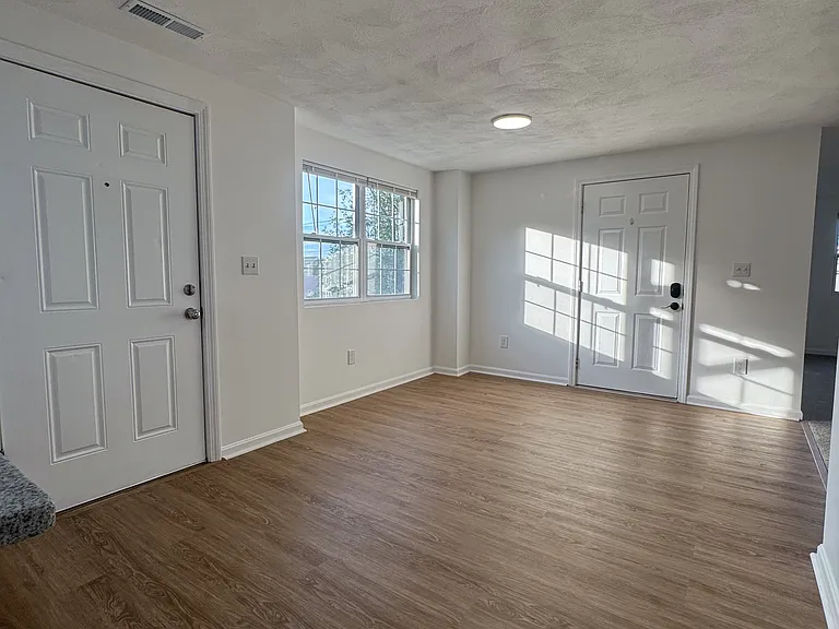 104 Middlesex Rd #2 — Photo 7