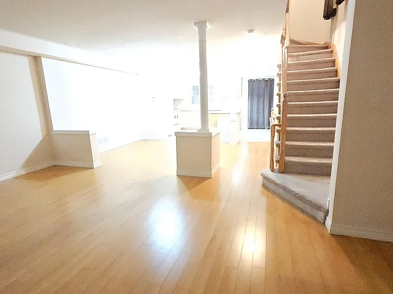 27 Frost King Ln — Photo 5