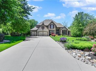14300 S Copper Creek Dr, Olathe, KS 66062