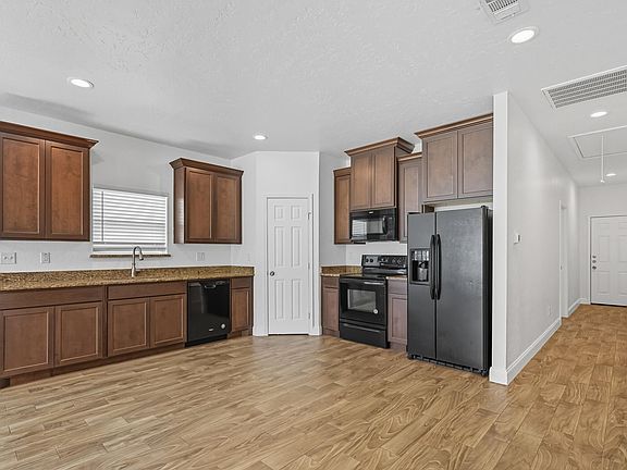 4th image of 1714 Oneal St