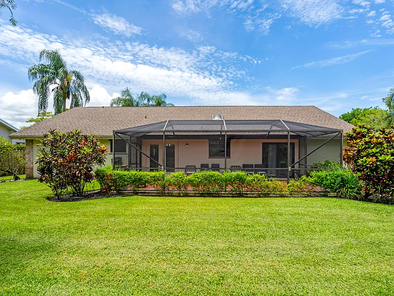 1532 Primrose Ln — Photo 33