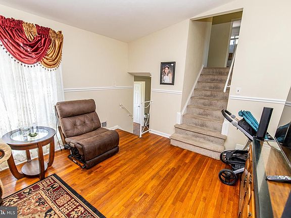 4th image of 4909 Aspen Hill Rd