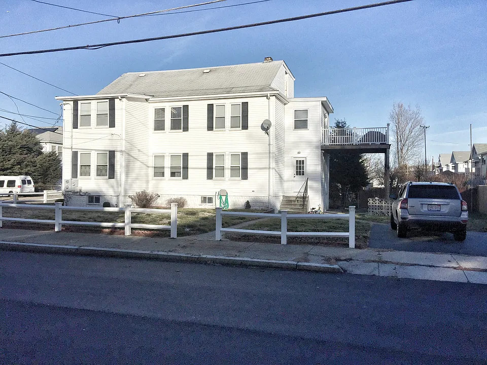 Building Photo 3