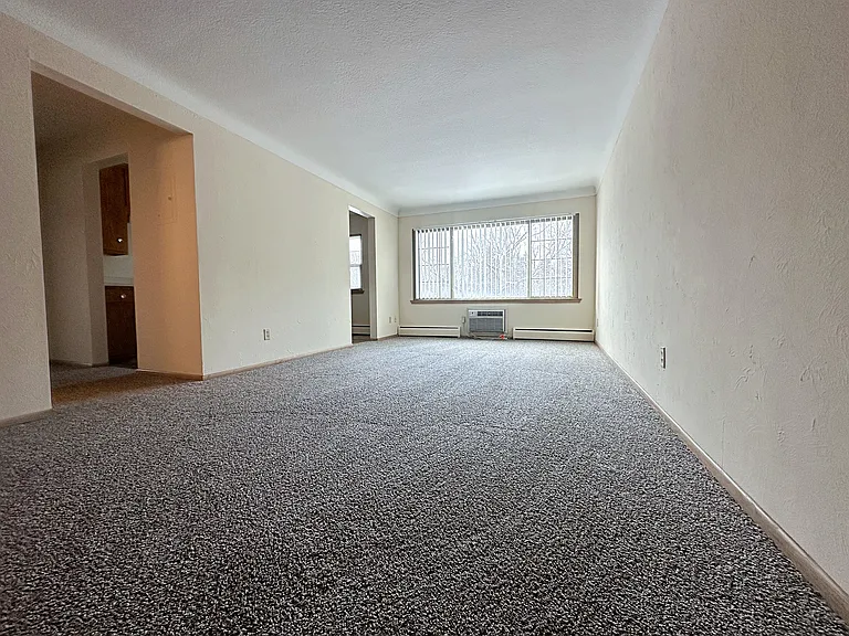 Lexlawn Apartments — Photo 28