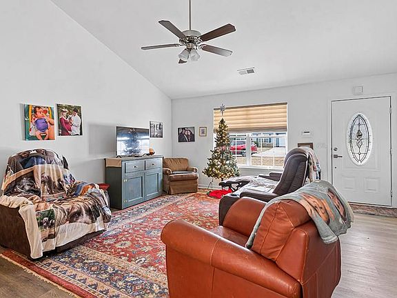 3rd image of 205 Amethyst Way