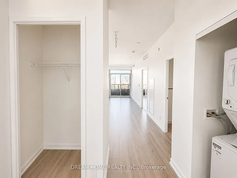 285 Dufferin St #810 — Photo 9