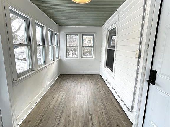3rd image of 405 Winans Ave
