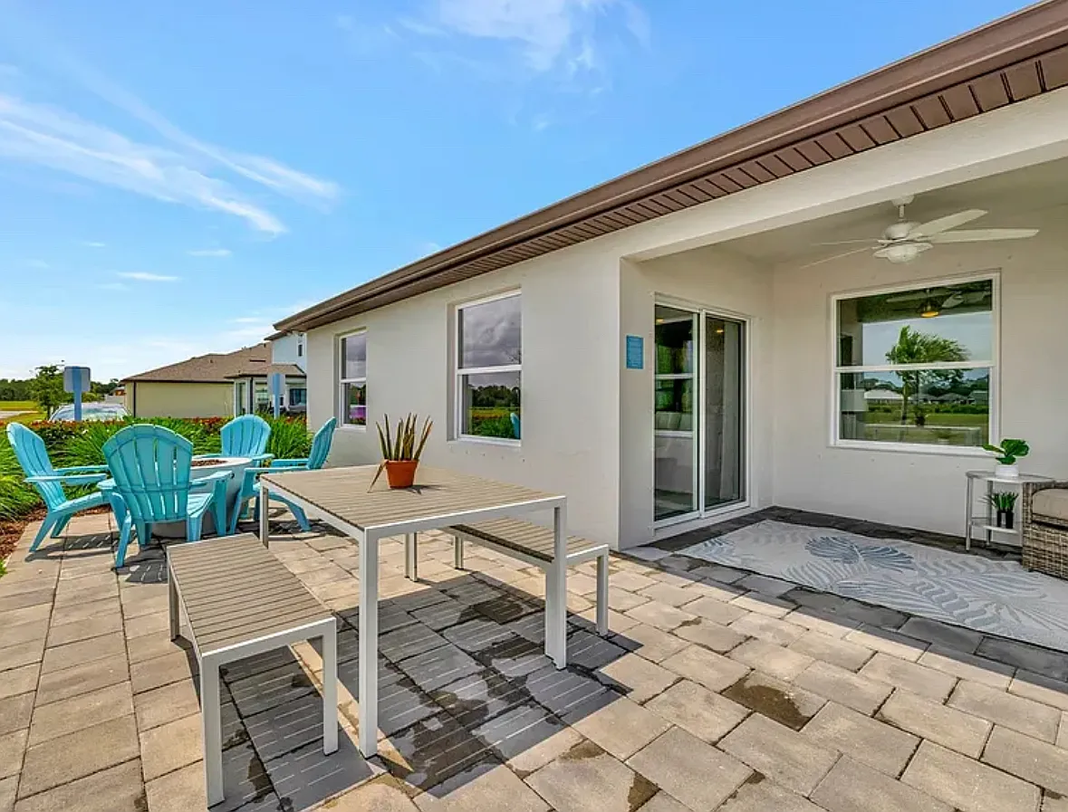 4 bed, 2325 sqft, $2,875 — Photo 4