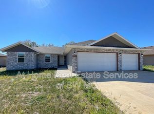 617 S Southgate Dr, Nixa, MO 65714