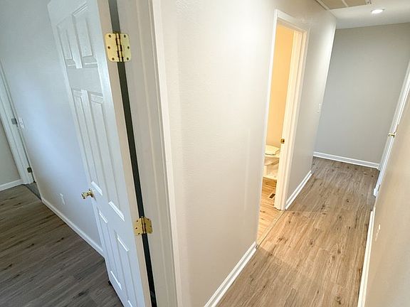 5th image of 4781 Glenwood Dr