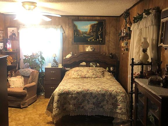 4th image of 23594 Lawrence #1140
