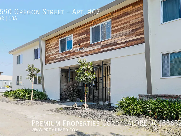 1590 Oregon St #7 — Photo 13