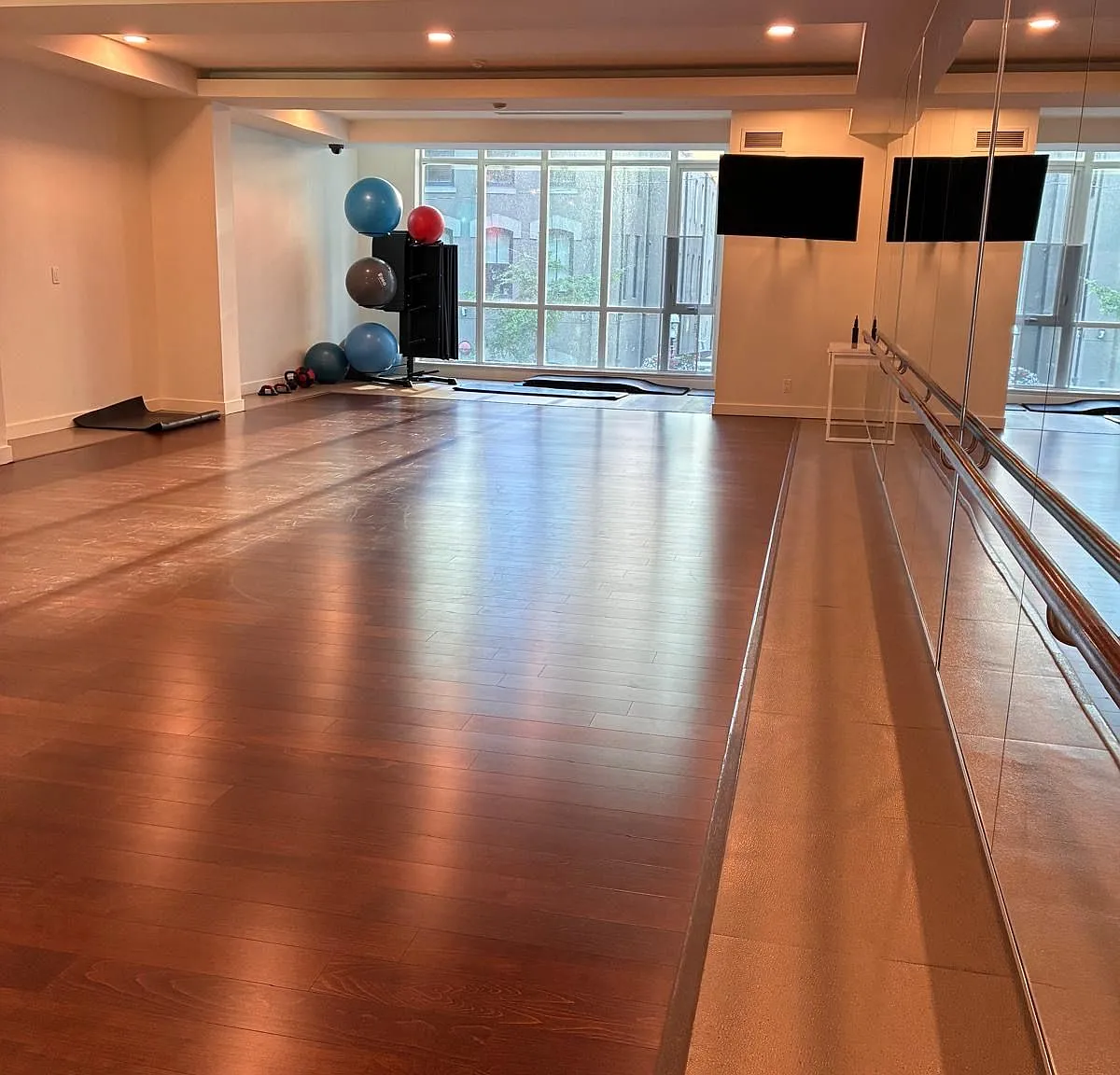 2 bed, $2,650 — Photo 3