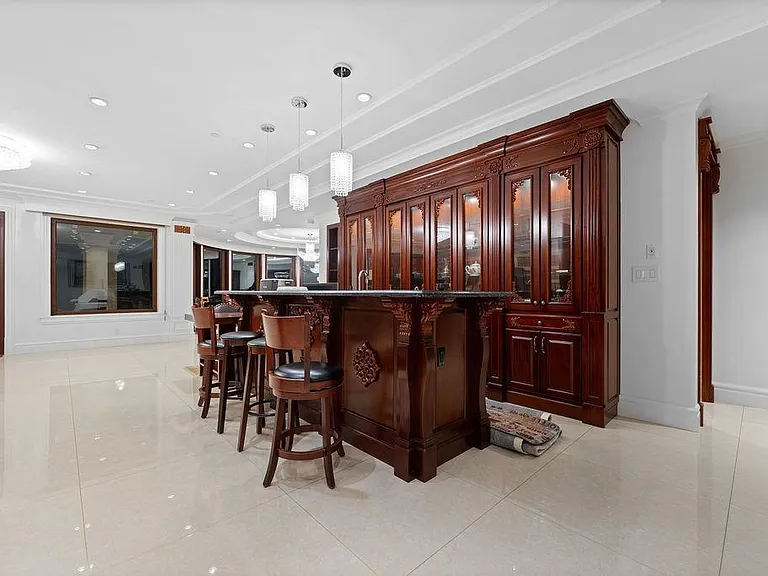 1327 Chartwell Dr — Photo 29