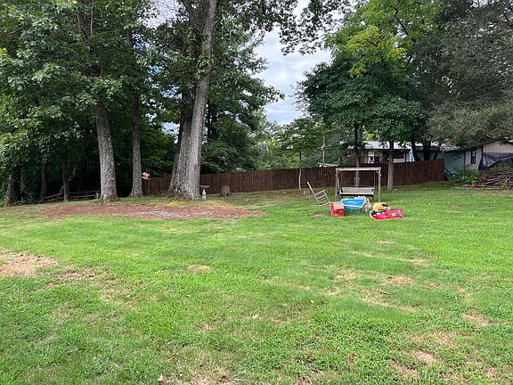 3rd image of 3901 Timberlake Rd