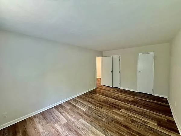 185 Belleville Ave — Photo 5