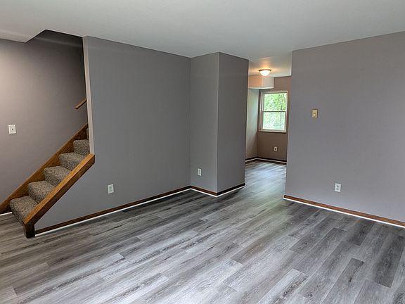 4th image of 1493 Hobart Ave #C