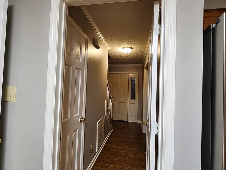 4016 Bankside Dr — Photo 8
