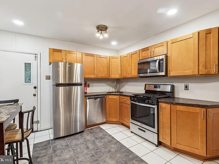 1808 W Diamond St #1 — Photo 3