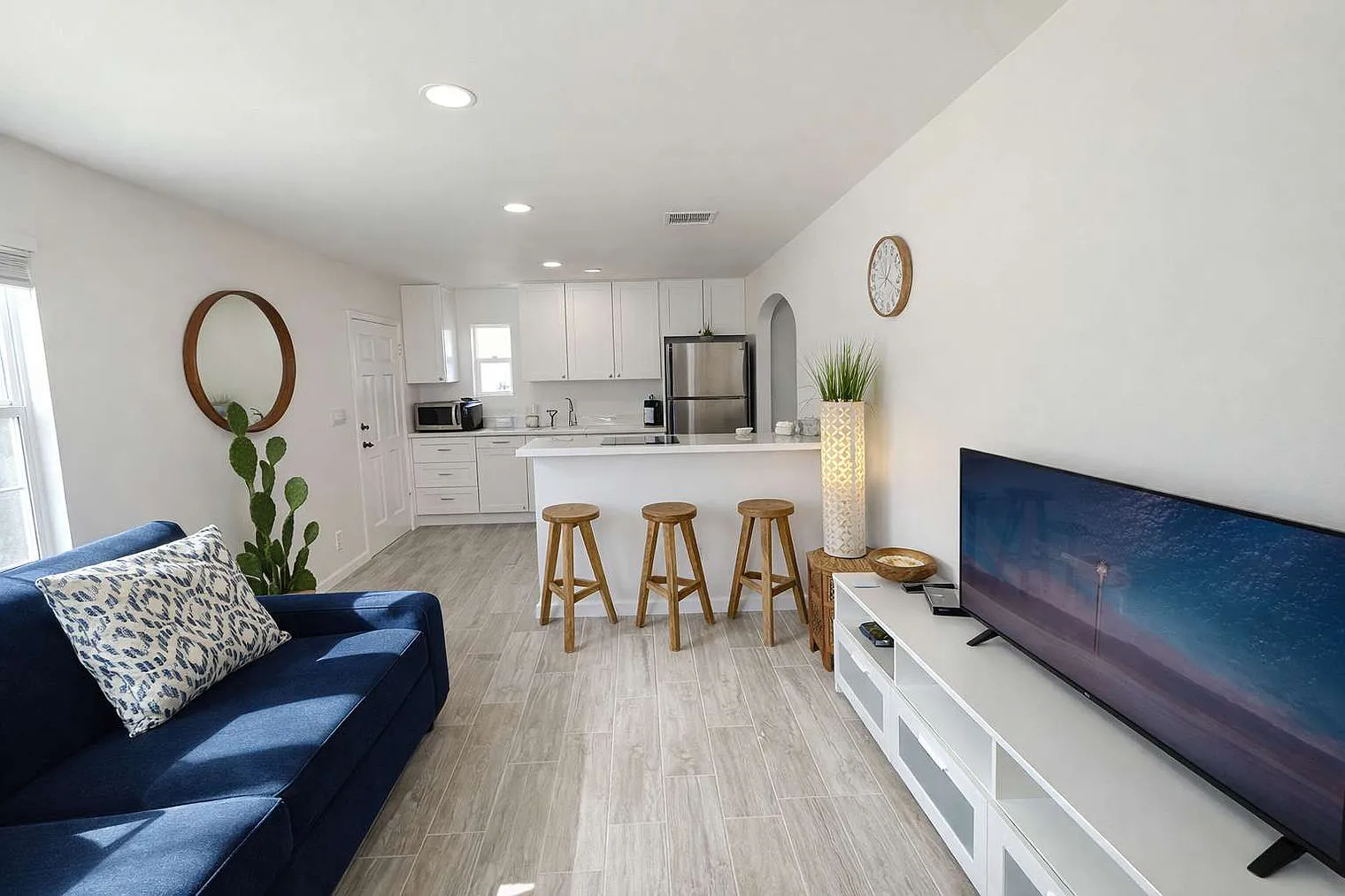 1 bed, 1.0 bath, 365 sqft, $4,797 — Photo 3