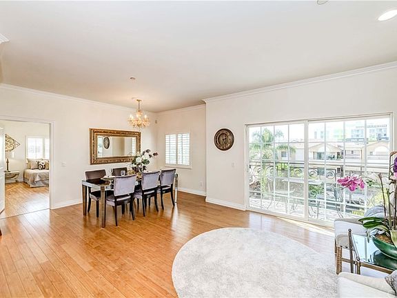 2nd image of 722 S Oxford Ave APT 307