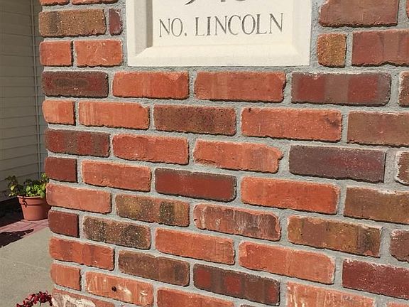 2nd image of 943 N Lincoln Ave
