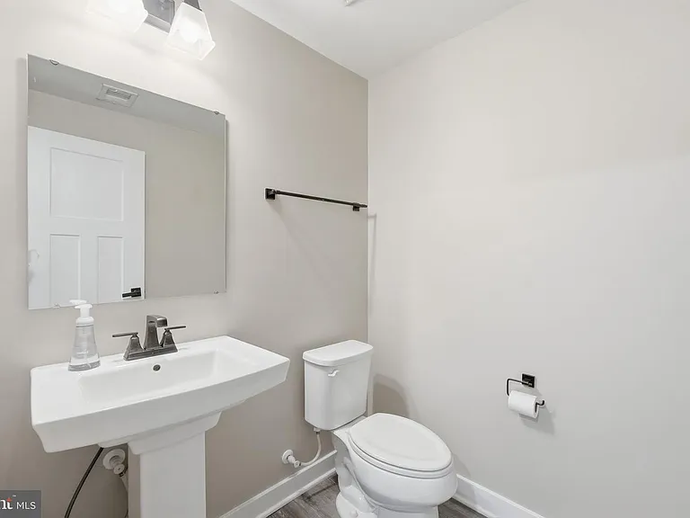 8110 Miner St — Photo 18