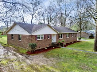800 Wanda Ln, Tullahoma, TN 37388