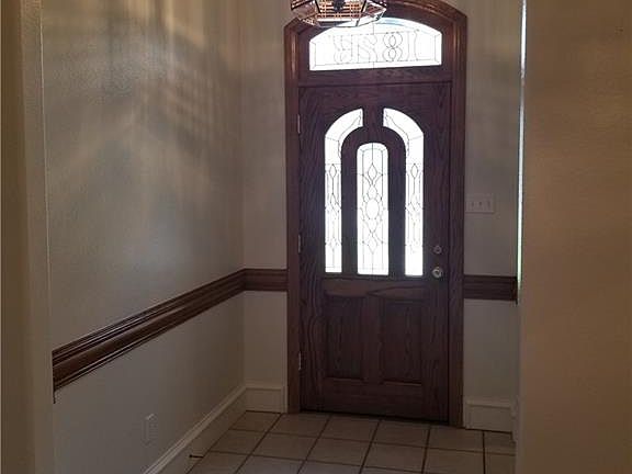 2nd image of 1823 Fairway Cir