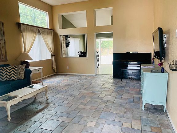 4th image of 15401 Jeraldo Dr