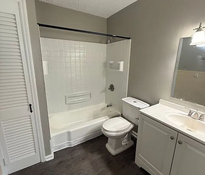 1708 Jennifer Road — Photo 36