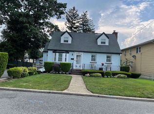 190 Crowell St, Elmont, NY 11003
