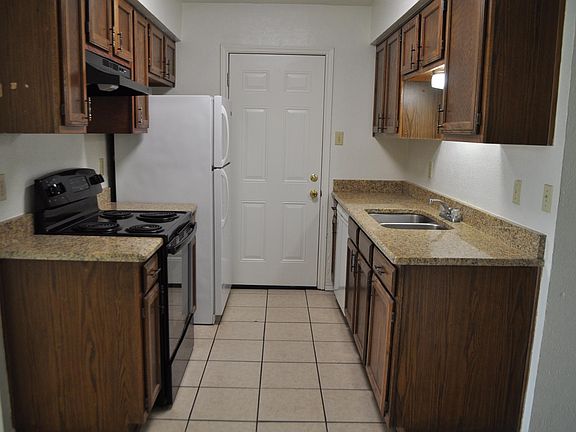 4th image of 330 W University Ave