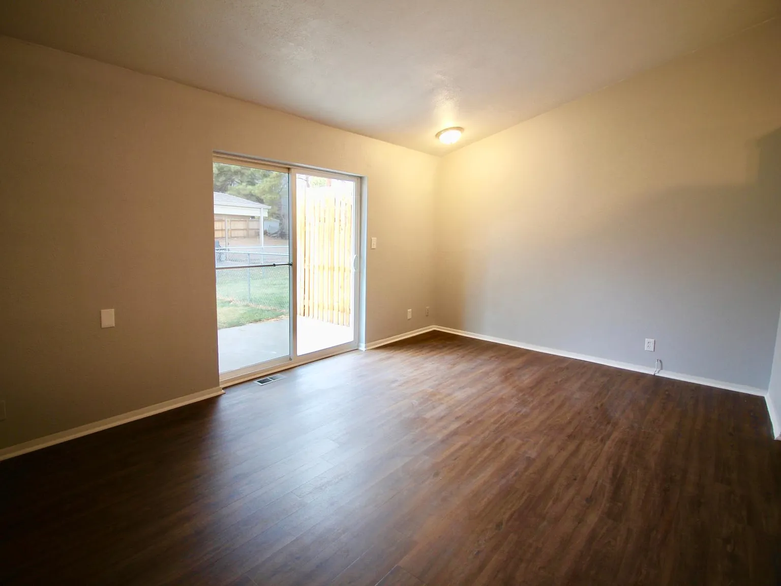 3 bed, 1600 sqft, $2,500 — Photo 3