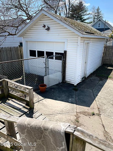 2nd image of 1554 Hawthorne Street