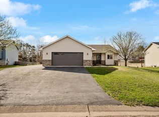 1504 Cedar Dr S, Cambridge, MN 55008