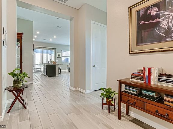 5th image of 783 Sunny Sagebrush St