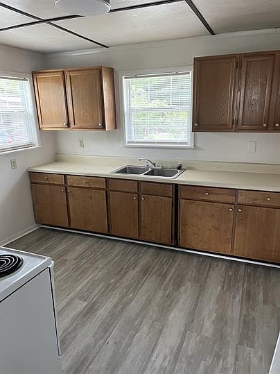 1st image of 372 SW Wall Ter #1