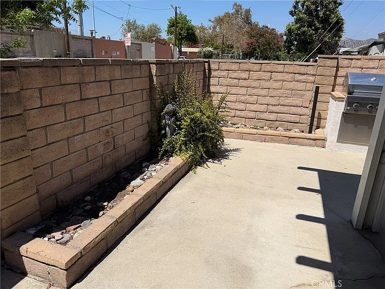 3017 W Victory Blvd — Photo 23