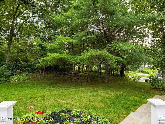 4th image of 77 Long Meadow Drive