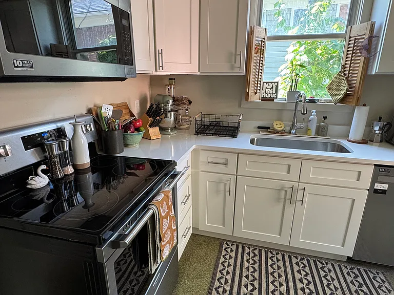 1014 E 2nd Ave — Photo 11