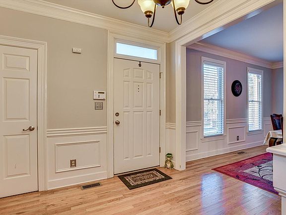5th image of 920 Burlington Drive