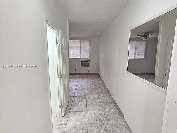5th image of 4610 SW 40th St #1