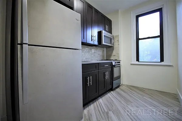 Rented by Real Street Inc | media 4