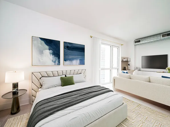 339 West 38th Street image 1 of 10