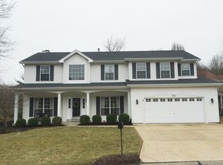 937 Kiefer Trails Dr, Ballwin, MO 63021