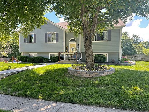 5th image of 417 SE Onyx Dr