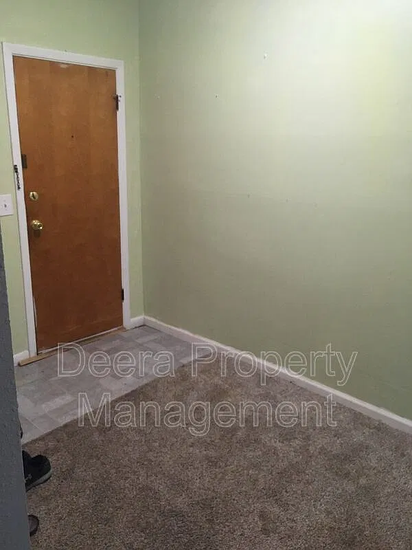 1 bed, 1.0 bath, $800 — Photo 3